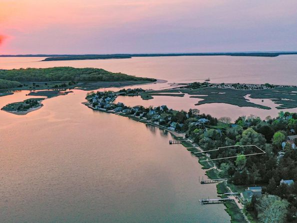 142 Towd Point Road, Southampton NY 11968