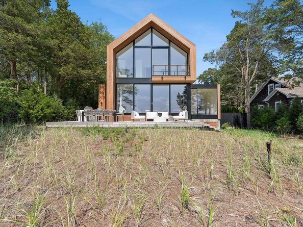 142 Towd Point Road, Southampton NY 11968