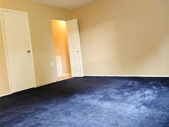 198 Pointe Circle North 198, Coram NY 11727