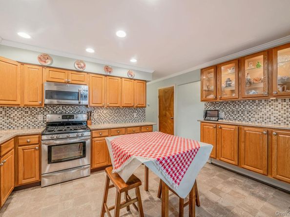 462 Bayport Avenue, Bayport NY 11705