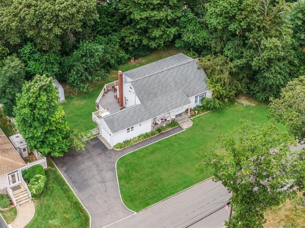 462 Bayport Avenue, Bayport NY 11705