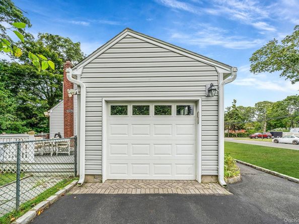 462 Bayport Avenue, Bayport NY 11705