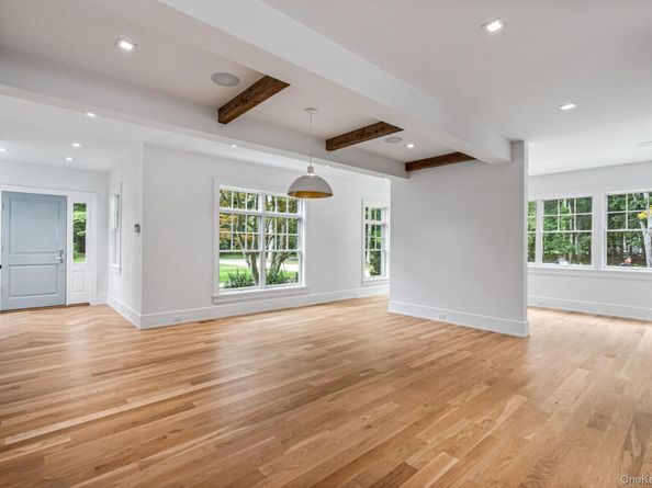 36 Jagger Lane, Westhampton NY 11977