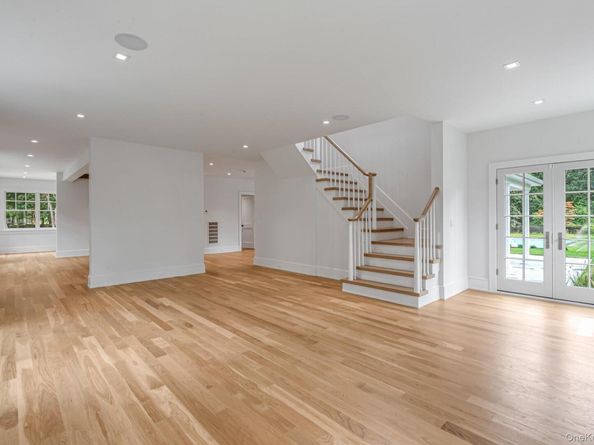 36 Jagger Lane, Westhampton NY 11977