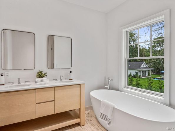 36 Jagger Lane, Westhampton NY 11977