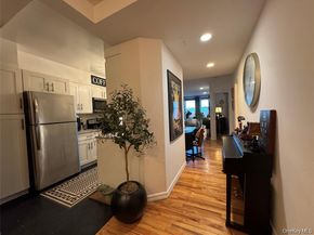 25 W Broadway 207, Long Beach NY 11561