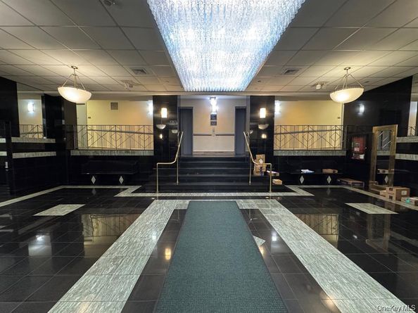 25 W Broadway 207, Long Beach NY 11561