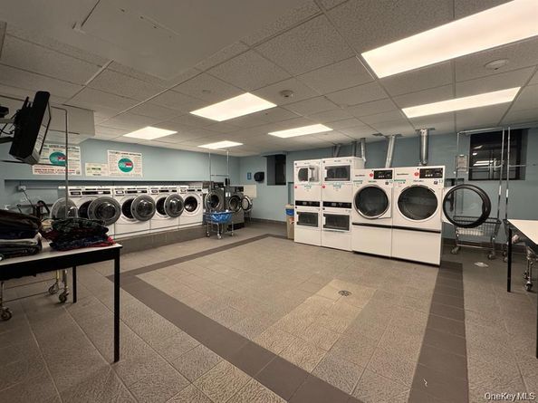 25 W Broadway 207, Long Beach NY 11561