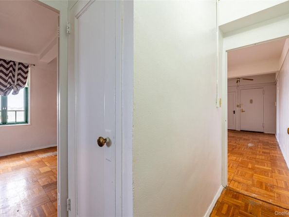 1604 Metropolitan Avenue 9G, Bronx NY 10462