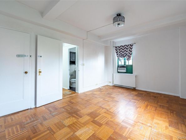 1604 Metropolitan Avenue 9G, Bronx NY 10462