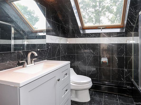 81 Carriage Lane, Roslyn Heights NY 11577