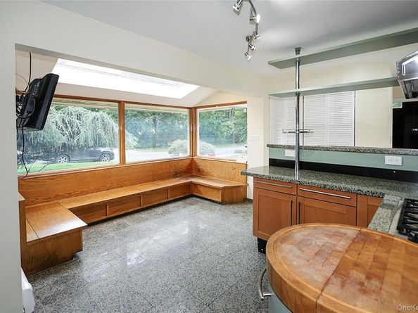 81 Carriage Lane, Roslyn Heights NY 11577