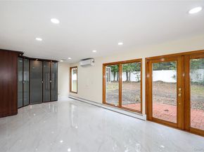 81 Carriage Lane, Roslyn Heights NY 11577