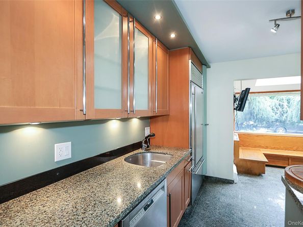 81 Carriage Lane, Roslyn Heights NY 11577