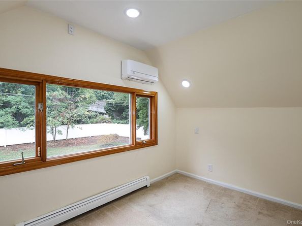 81 Carriage Lane, Roslyn Heights NY 11577