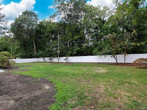81 Carriage Lane, Roslyn Heights NY 11577