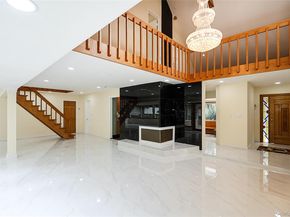 81 Carriage Lane, Roslyn Heights NY 11577