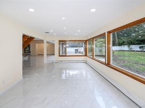 81 Carriage Lane, Roslyn Heights NY 11577
