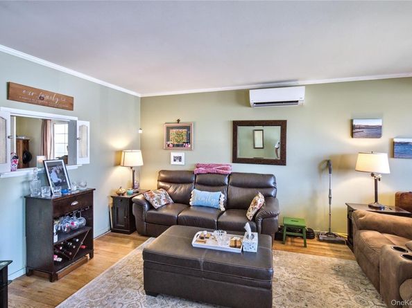 106 Cornell Lane, Hicksville NY 11801