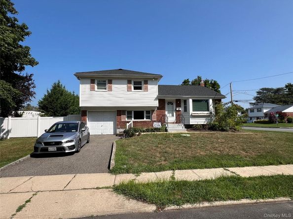 49 Catalpa Street, North Babylon NY 11703