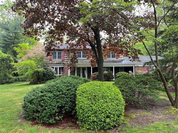 20 Blacksmith Lane, East Northport NY 11731