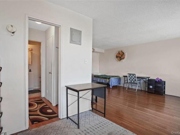 84-20 153rd Avenue 5H, Howard Beach NY 11414