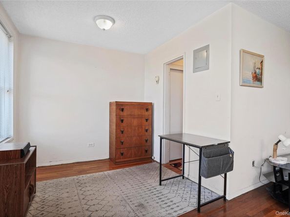 84-20 153rd Avenue 5H, Howard Beach NY 11414