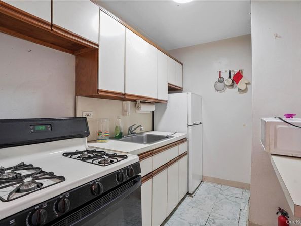 84-20 153rd Avenue 5H, Howard Beach NY 11414