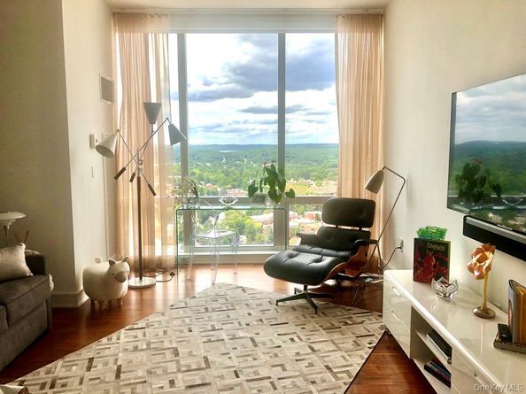 5 Renaissance Square PH6C, White Plains NY 10601