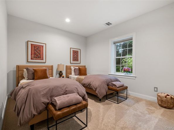 2 Hubbard Street, Hampton Bays NY 11946