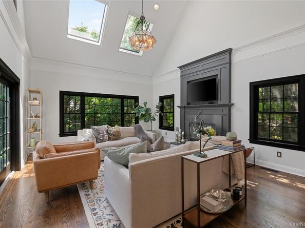 2 Hubbard Street, Hampton Bays NY 11946