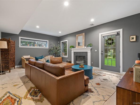 2 Hubbard Street, Hampton Bays NY 11946