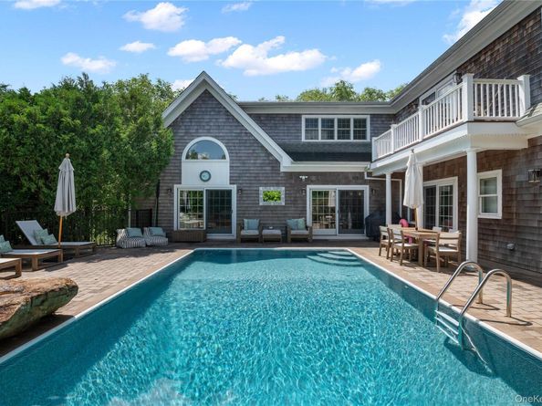 2 Hubbard Street, Hampton Bays NY 11946