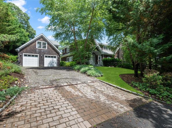 2 Hubbard Street, Hampton Bays NY 11946