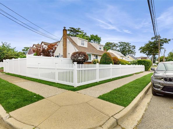 1414 N Street, Elmont NY 11003