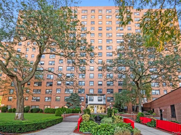 99-40 63rd Road 5A, Rego Park NY 11374