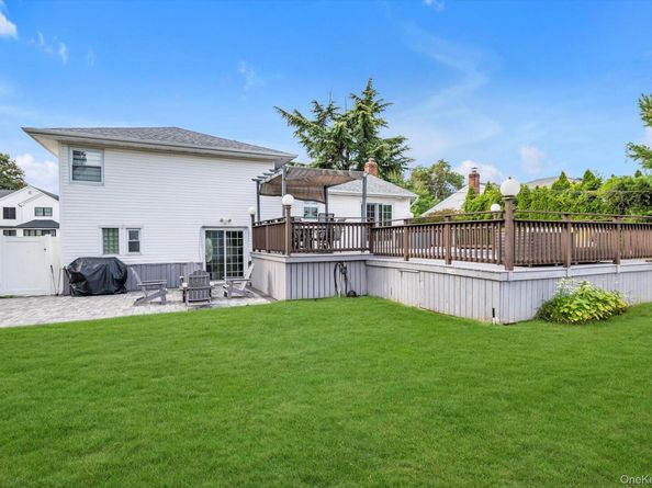 12 Julliard Drive, Plainview NY 11803