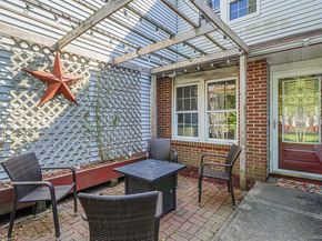 4 Georgian Court, Coram NY 11727