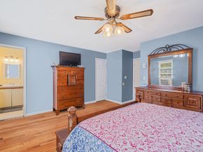 4 Georgian Court, Coram NY 11727