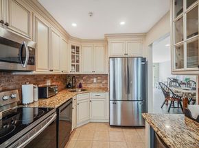 4 Georgian Court, Coram NY 11727