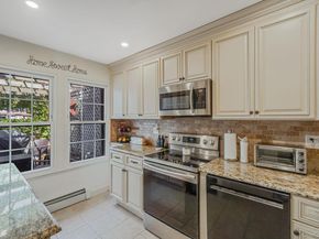 4 Georgian Court, Coram NY 11727