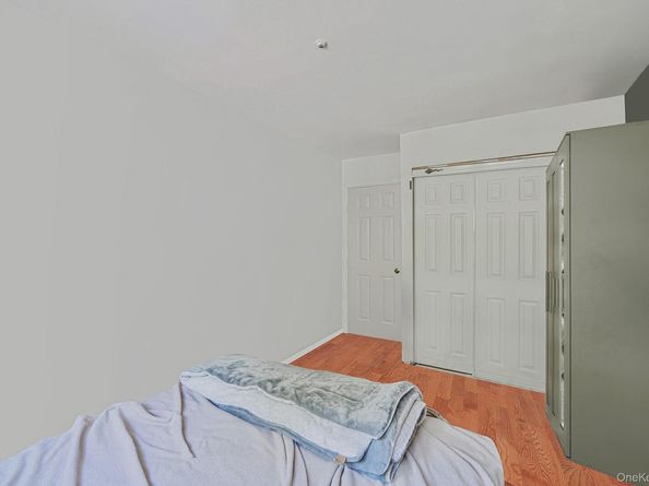 4 Georgian Court, Coram NY 11727
