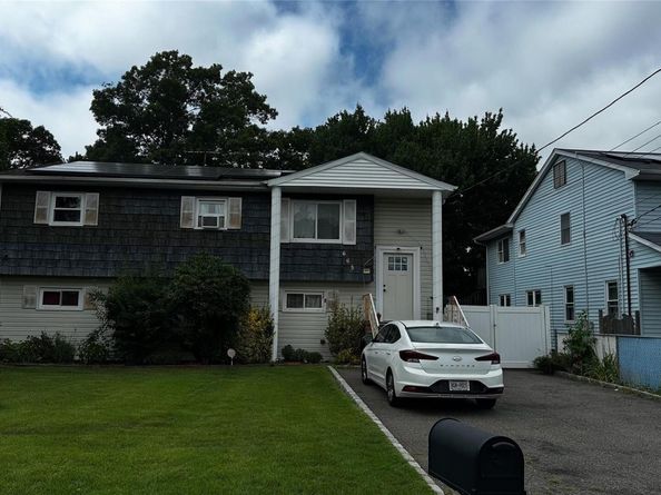 665 Commander Avenue, West Babylon NY 11704