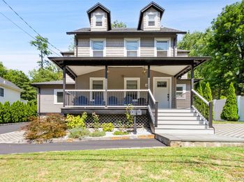 6 Narragansett Avenue