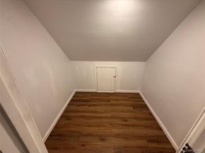 17 Stevedore Lane, Levittown NY 11756