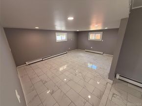 17 Stevedore Lane, Levittown NY 11756
