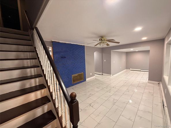 17 Stevedore Lane, Levittown NY 11756
