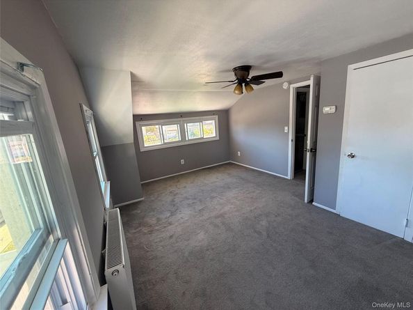 17 Stevedore Lane, Levittown NY 11756