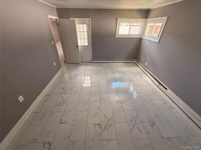 17 Stevedore Lane, Levittown NY 11756