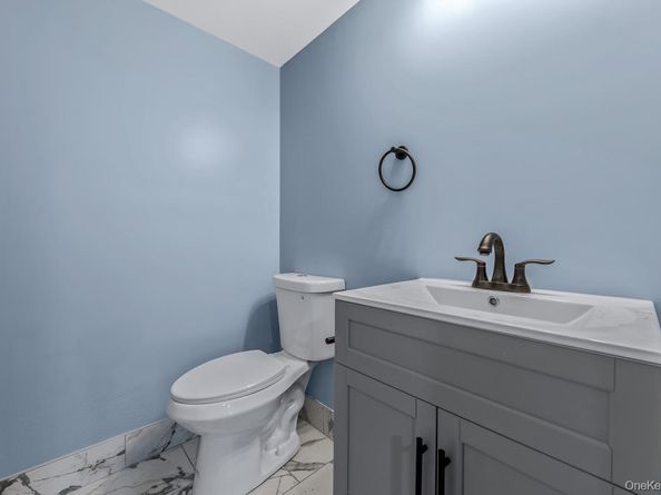37-02 Francis Lewis Blvd, Bayside NY 11361